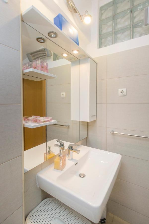 Apartment Seaside, Free Parking Шибеник Экстерьер фото
